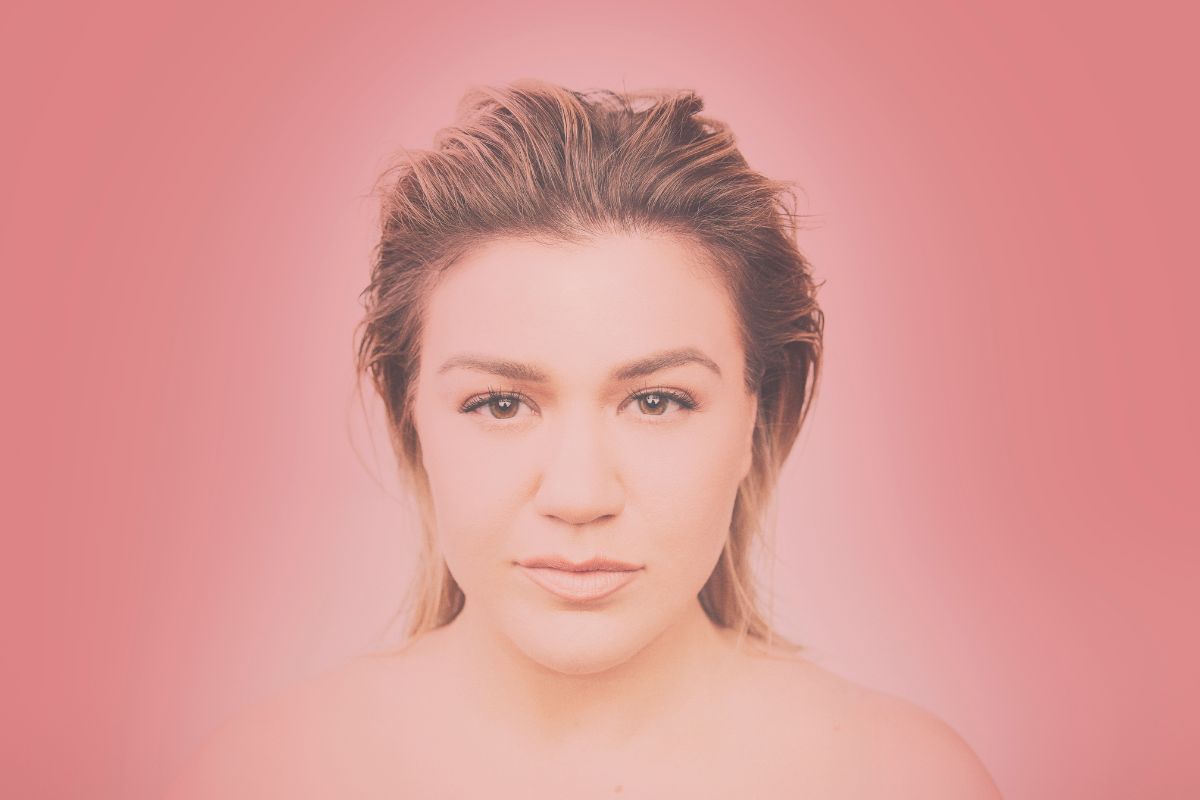 Pročitajte više o članku Kelly Clarkson izaziva nas da izaberemo ljubav umjesto straha